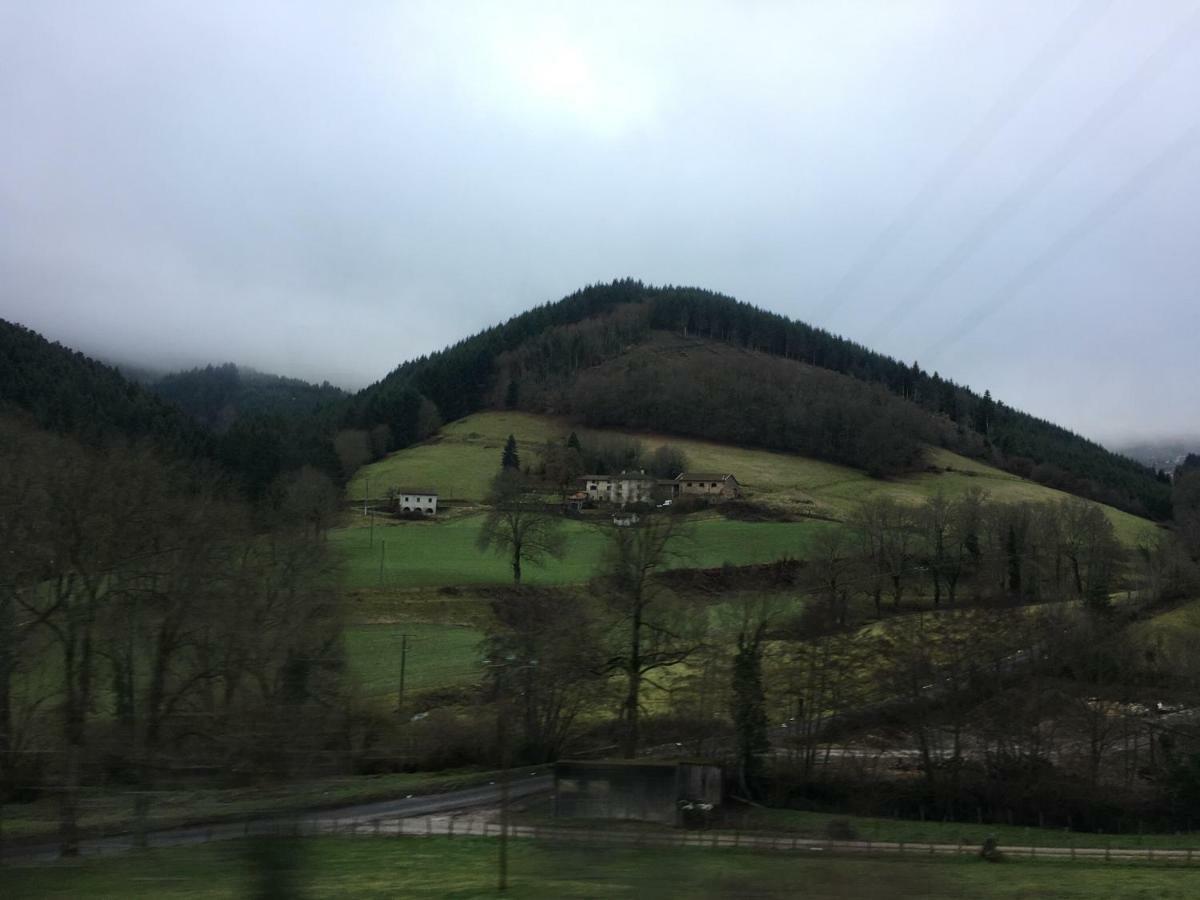 Le Chatel En Beaujolais Valsonne Exteriér fotografie