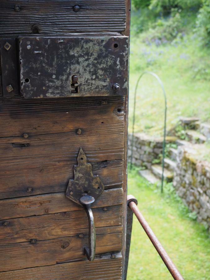 Le Chatel En Beaujolais Valsonne Exteriér fotografie